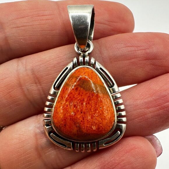 Possible native, Beautiful Sterling Silver, Orange Spiny oyster Pendant! - Picture 5 of 10